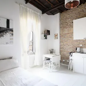 Apartman White Ostilia, Róma